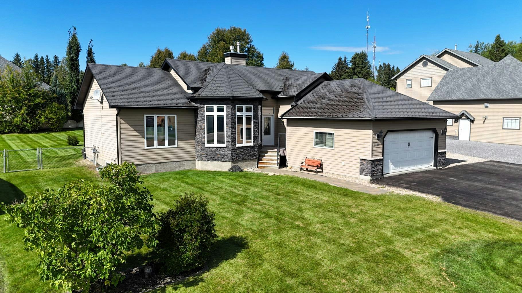 1706 62 Street, Edson, AB, T7E 1Z7