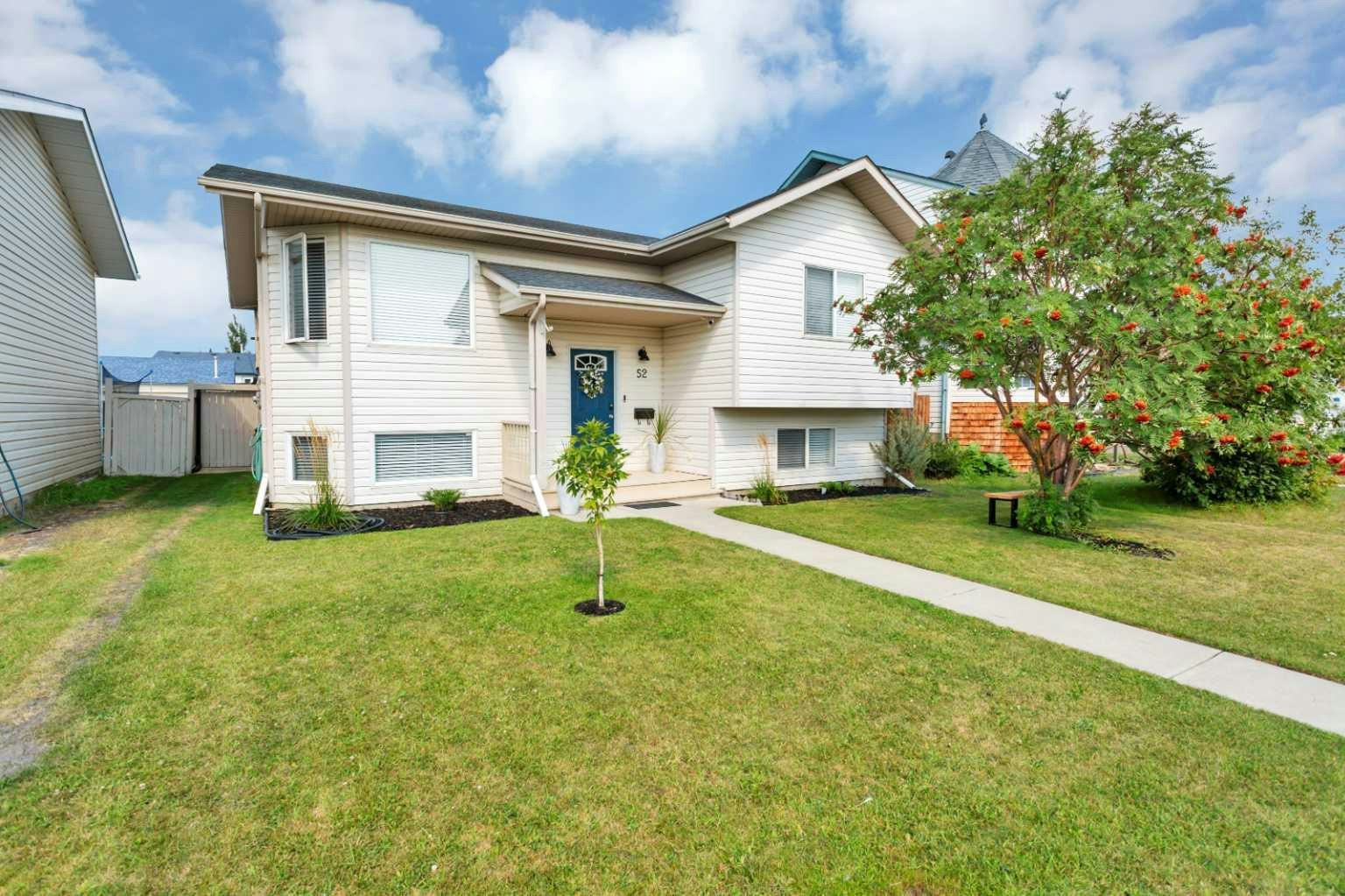 52 Harper Drive, Sylvan Lake, AB, T4S 1X7