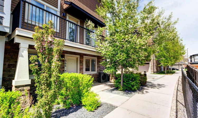 444 Legacy Point SE