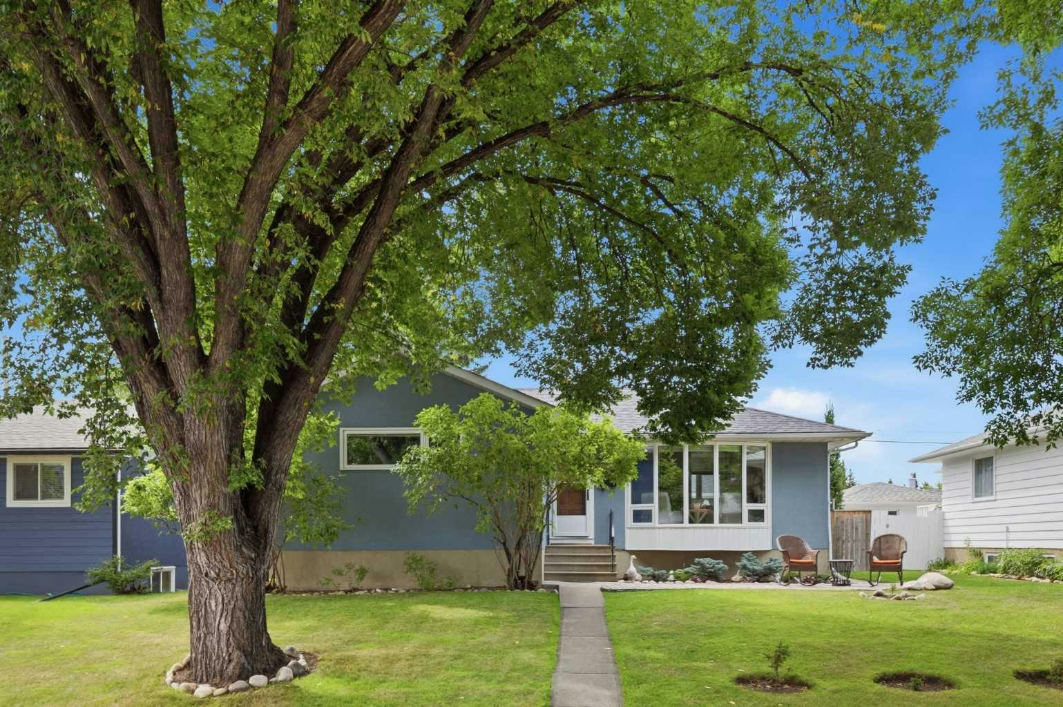 23 Winslow Crescent SW, Calgary, AB, T3C 2R2