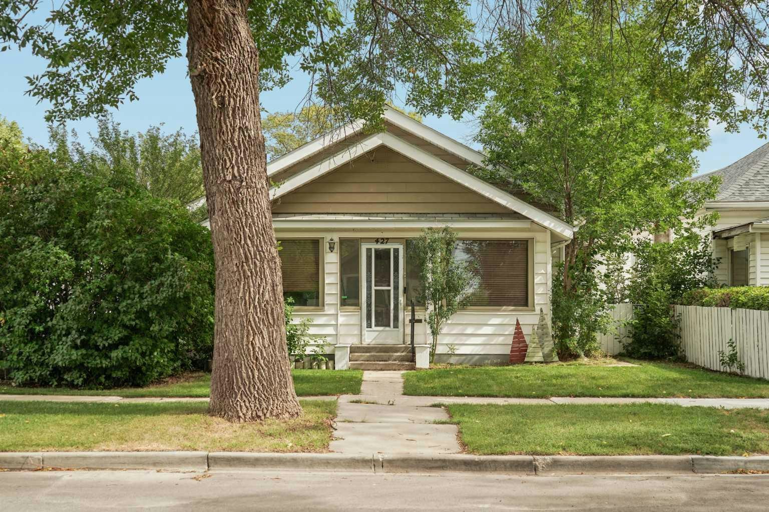 427 12a Street N, Lethbridge, AB, T1H 2J5