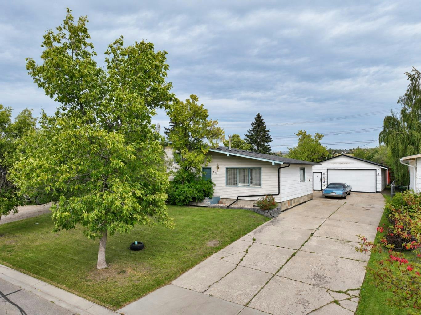 508 7 Avenue, Beaverlodge, AB, T0H 0C0