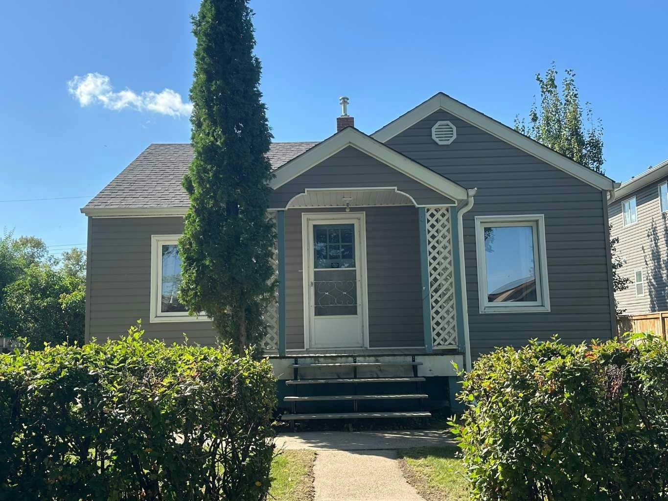 5117 53 Avenue, Ponoka, AB, T4J 1H1