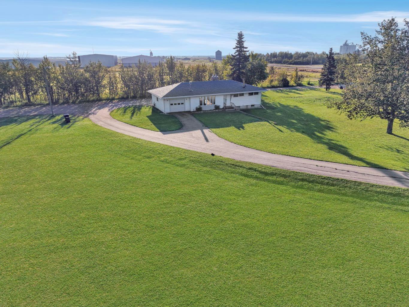 122 Railway Avenue NE, Falher, AB, T0H 1M0