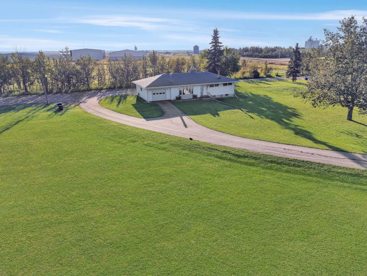 122 Railway Avenue NE, Falher, AB, T0H 1M0