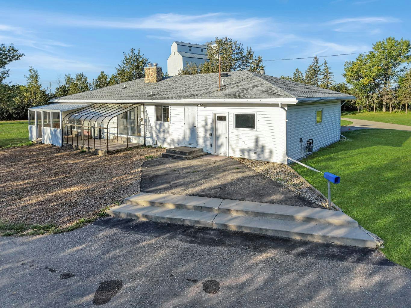 122 Railway Avenue NE - 4