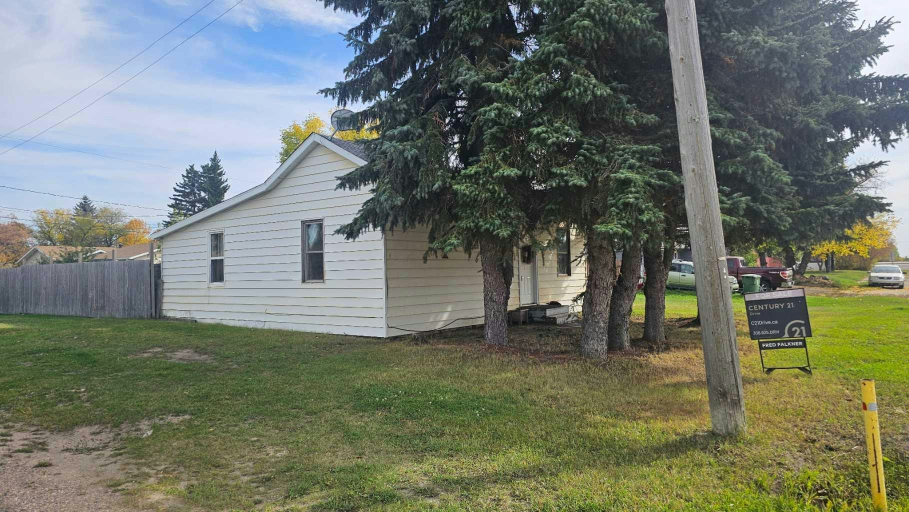 83 2 Street E, Lashburn, SK, S0M 1H0