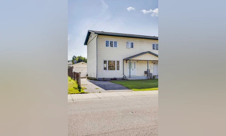 33 Poplar Crescent