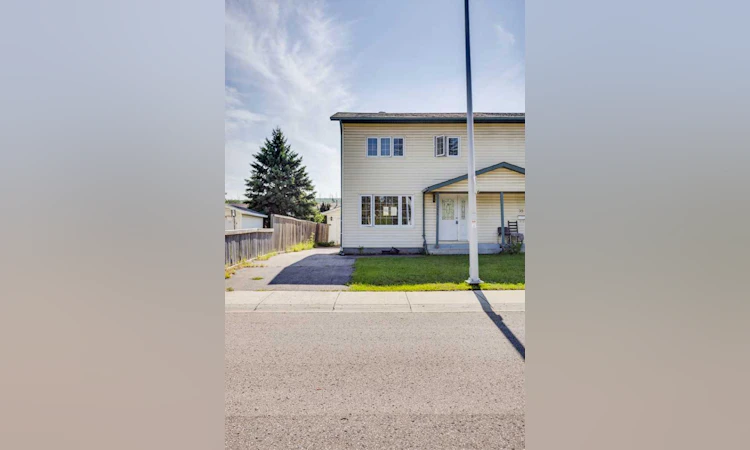 33 Poplar Crescent