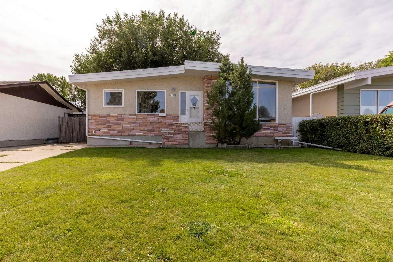 2702 11 Avenue N, Lethbridge, AB, T1H 1N4