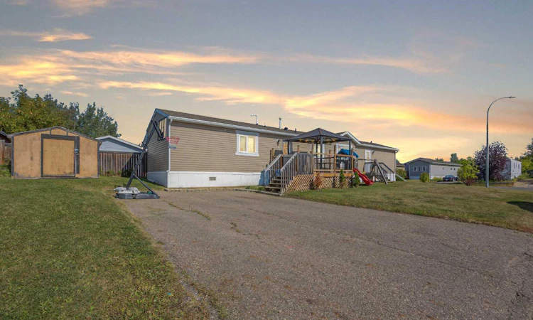 189 Clausen Crescent