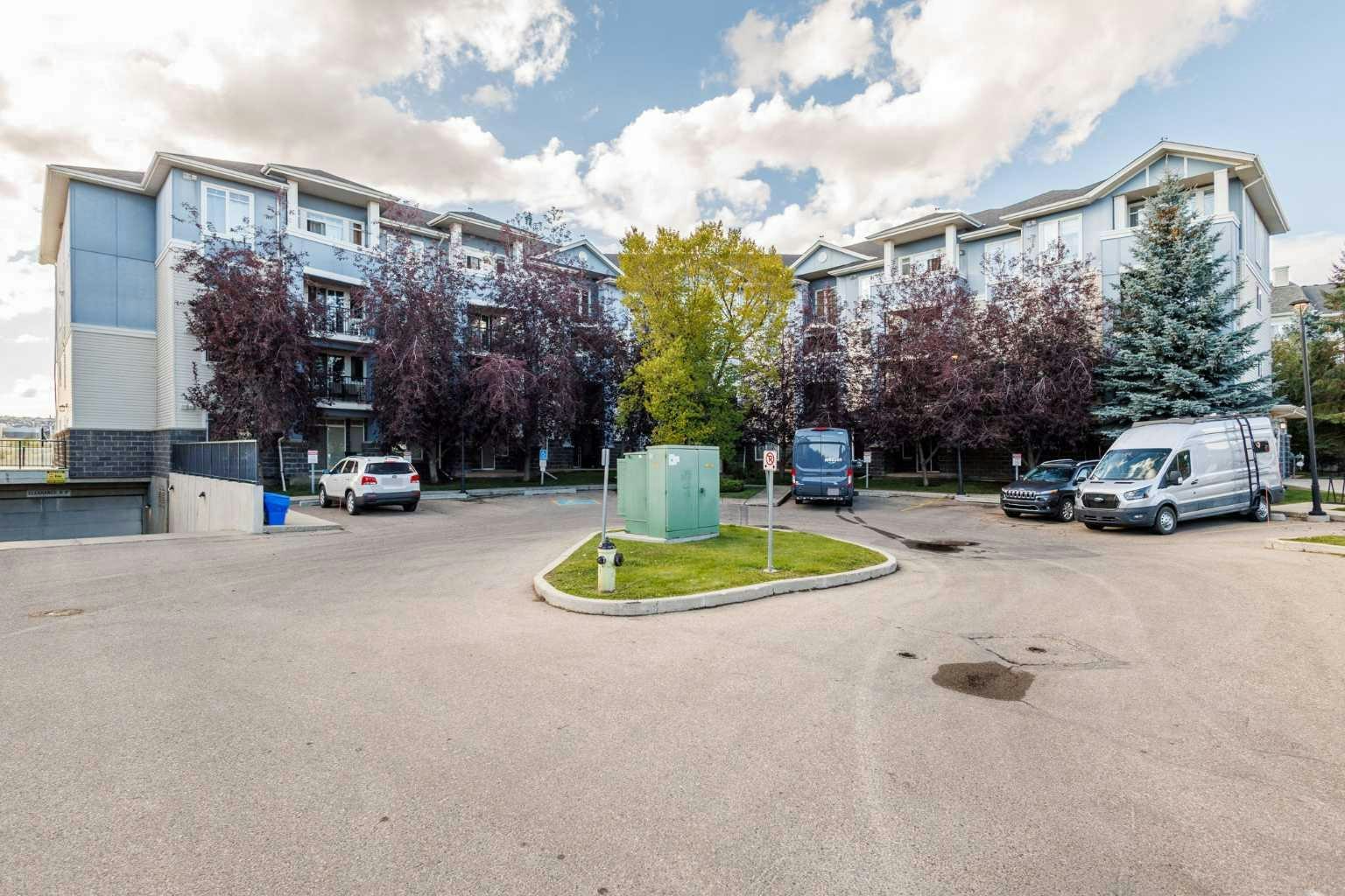 207-108 Country Village Circle NE, Calgary, AB, T3K 0E3