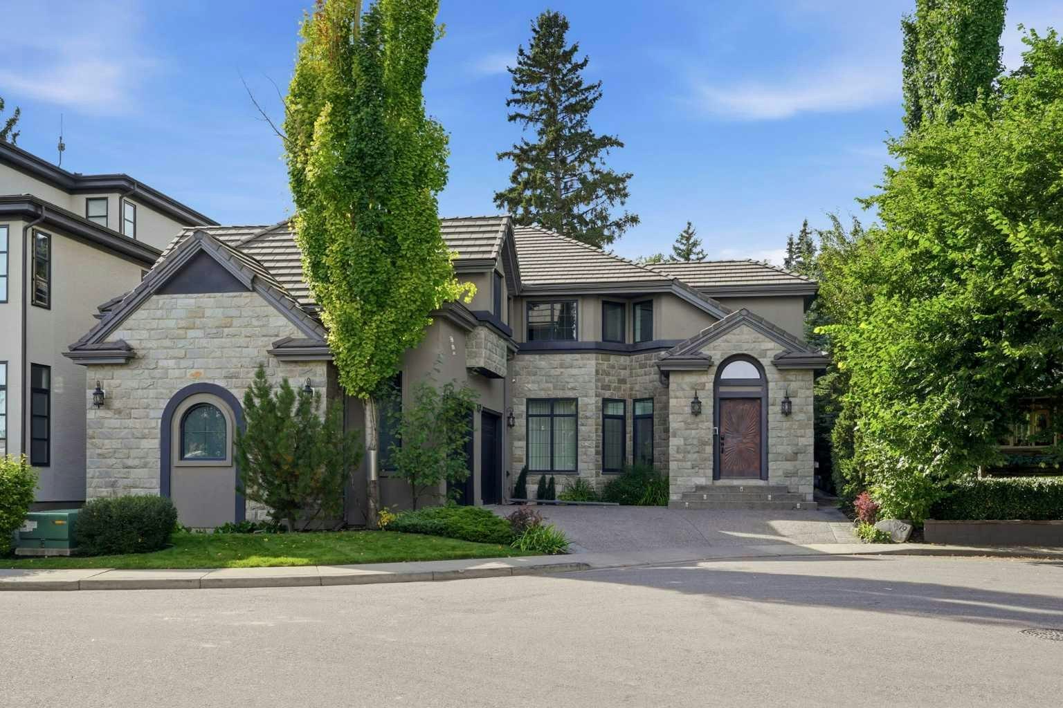 19 Windsor Crescent, Calgary, AB, T2V 1V5