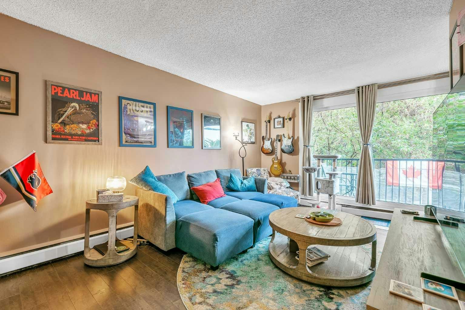 22-1703 11 Avenue SW, Calgary, AB, T3C 0N5
