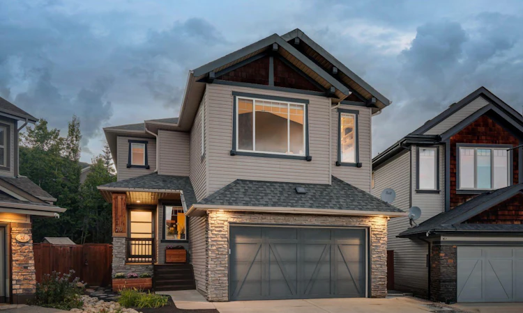 213 Cortina Bay SW