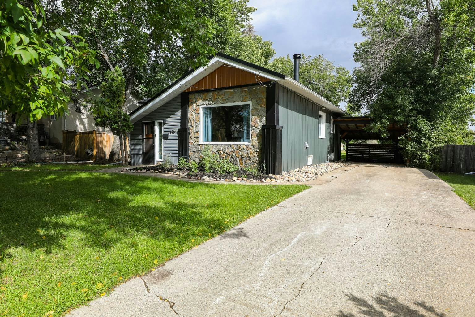 145 S 1 Street W, Magrath, AB, T0K 1J0