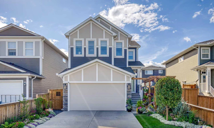 582 Rivercrest View
