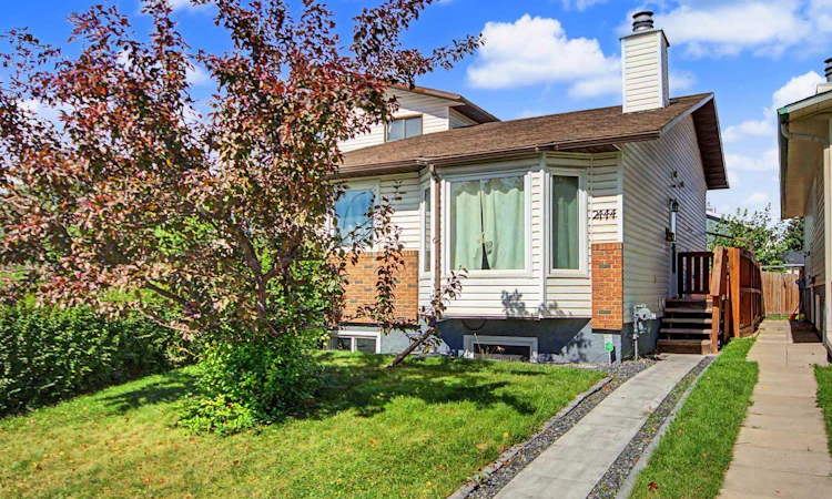 2444 Woodview Drive SW