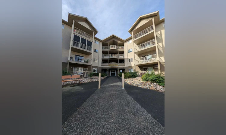 208-245 Red Deer Drive SW