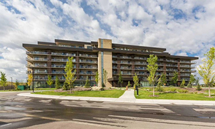 214-102 Scenic Drive N