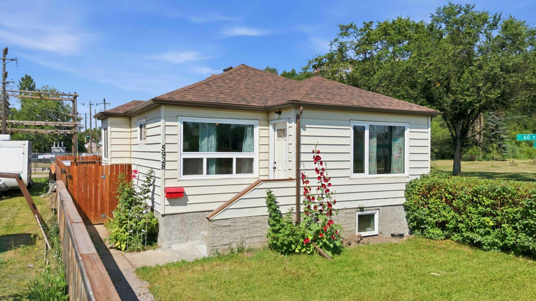5928 51 Avenue, Red Deer, AB, T4N 4H9
