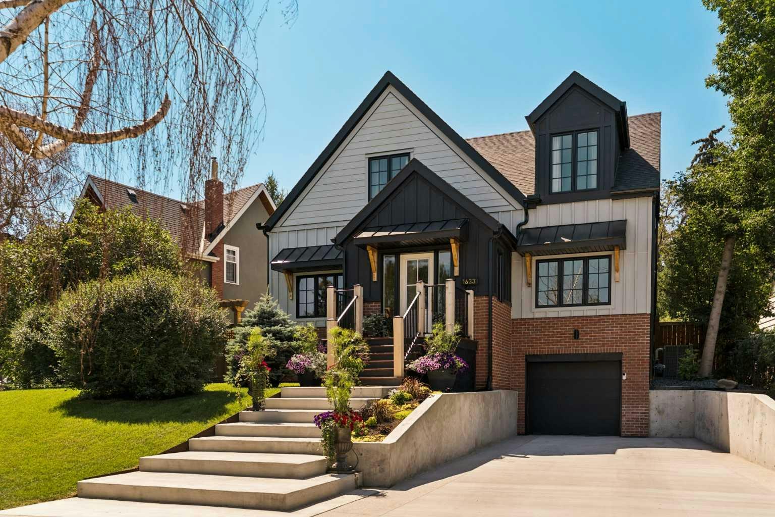 1633 Shelbourne Street SW, Calgary, AB, T3C 2L2