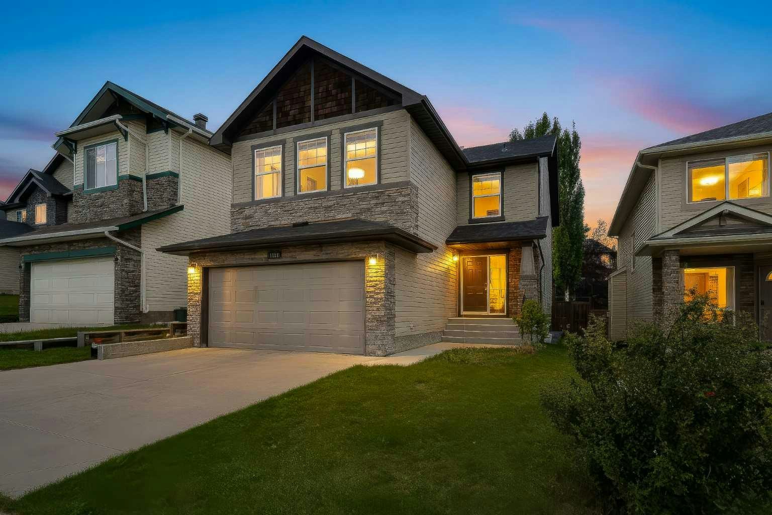 7308 26 Avenue SW, Calgary, AB, T3H 5T3