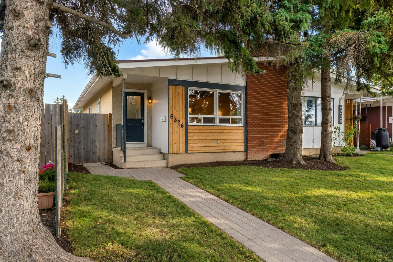 6326 37 Street SW, Calgary, AB, T3E 5M8