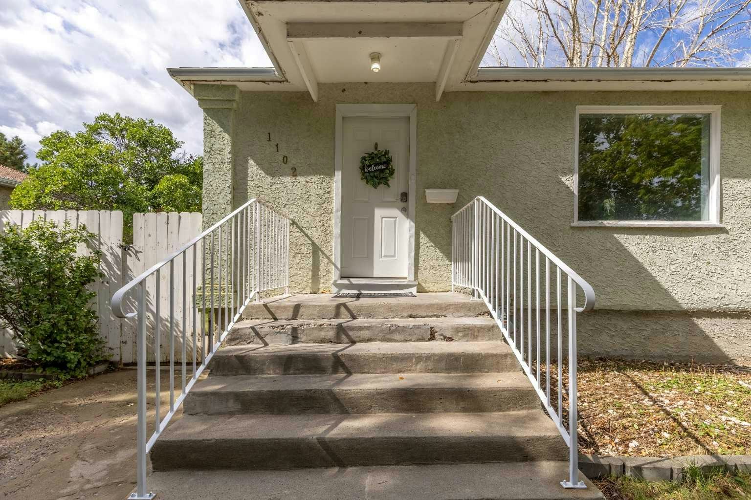 1102 20 Street S - 4