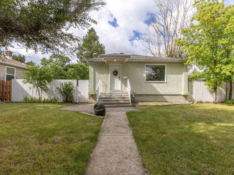 1102 20 Street S, Lethbridge, AB, T1K 2E2