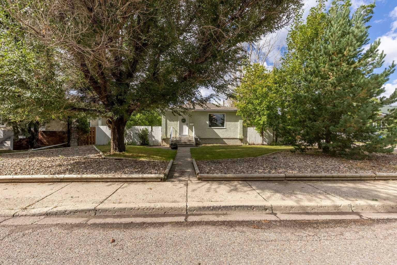 1102 20 Street S - 2