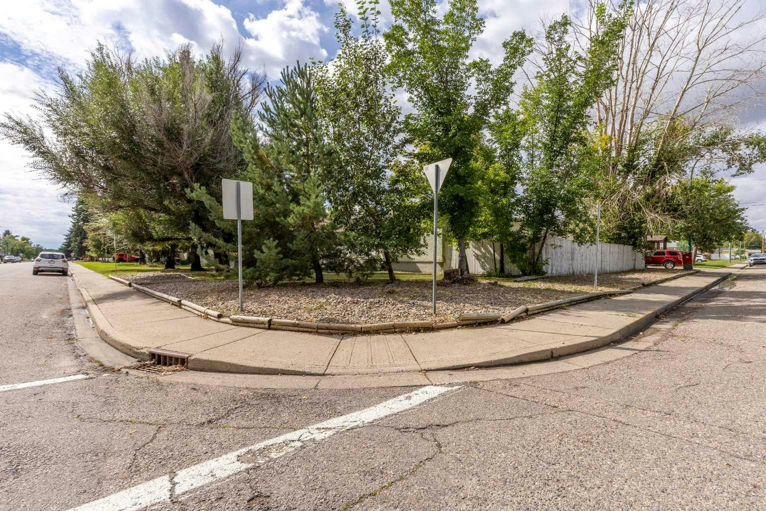 1102 20 Street S - 3