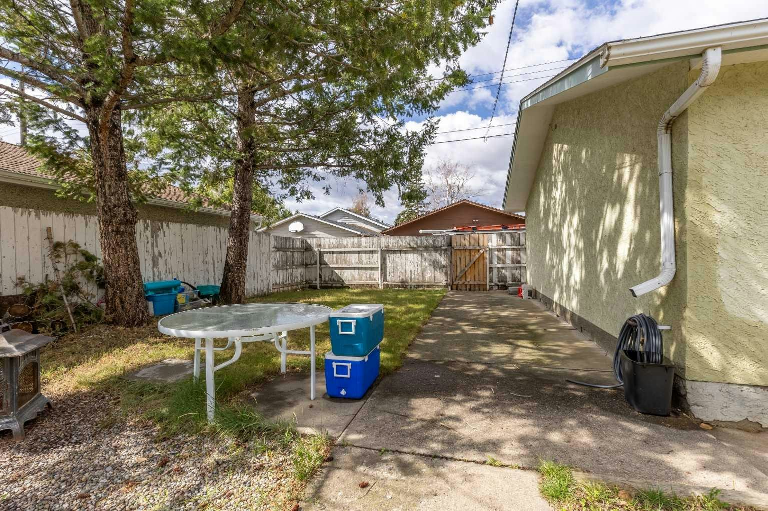 1102 20 Street S, Lethbridge, AB, T1K 2E2 - 36