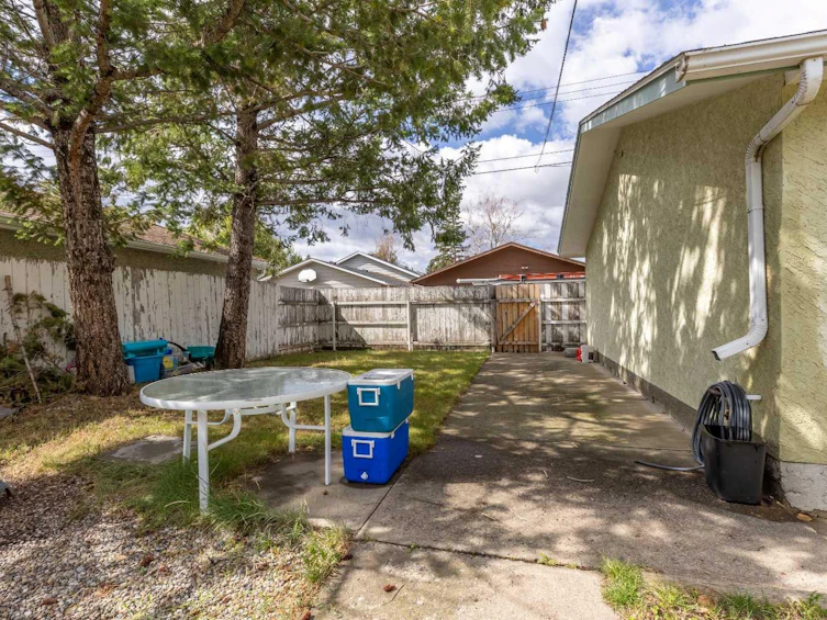 1102 20 Street S, Lethbridge, AB, T1K 2E2 - 36