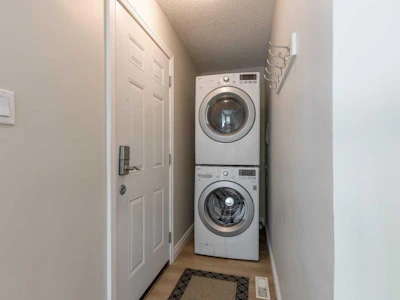 1102 20 Street S - 5