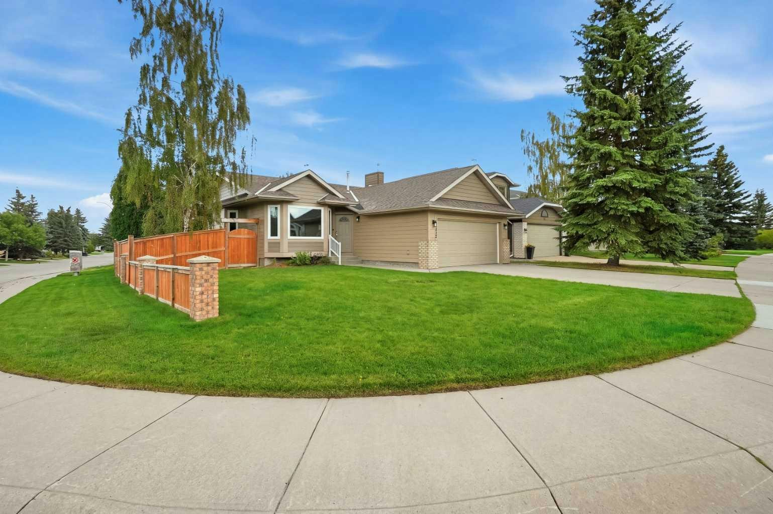 72 Sunlake Road SE, Calgary, AB, T2X 3G1