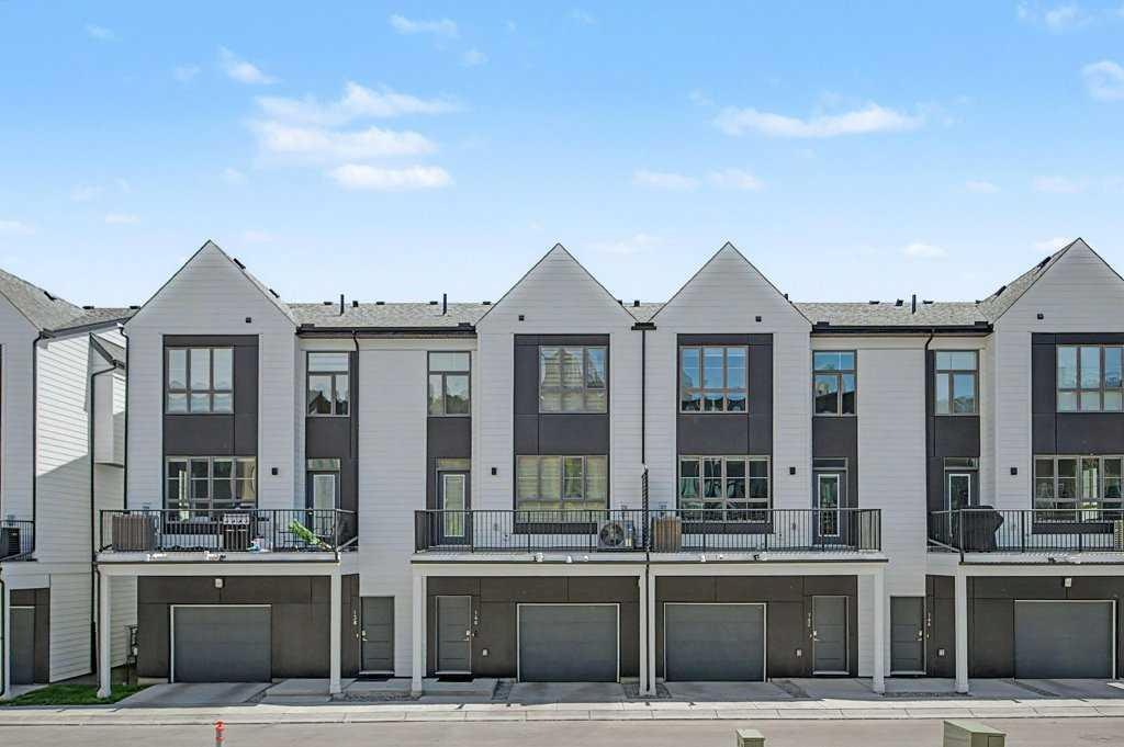 140 Sovereign Common SW, Calgary, AB, T3C 1K2