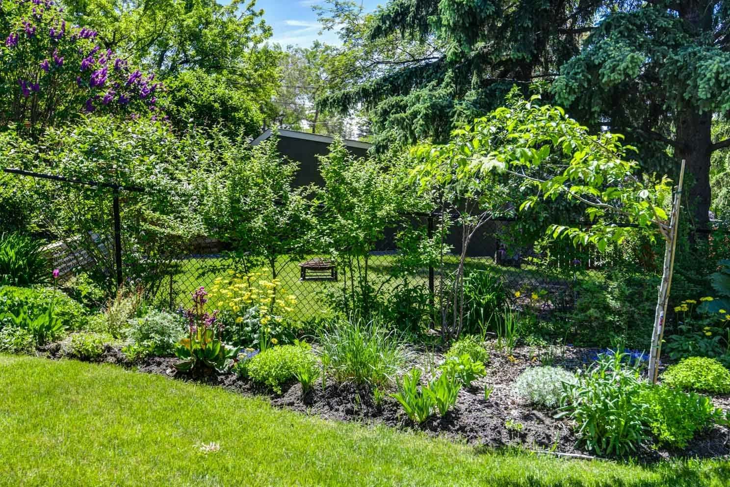 47 Cambridge Road NW, Calgary, AB, T2K 1R1 - 4