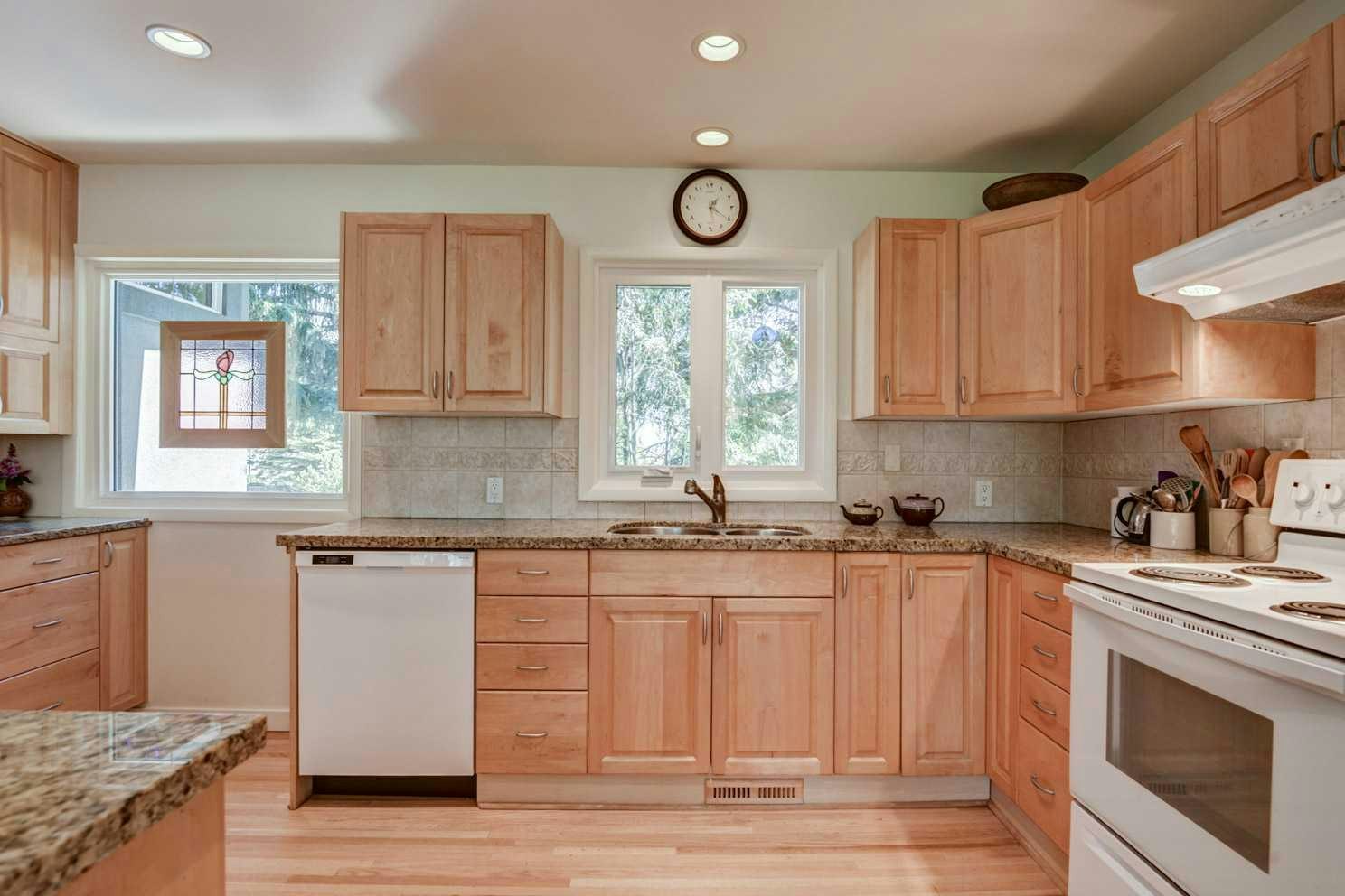 47 Cambridge Road NW, Calgary, AB, T2K 1R1 - 10