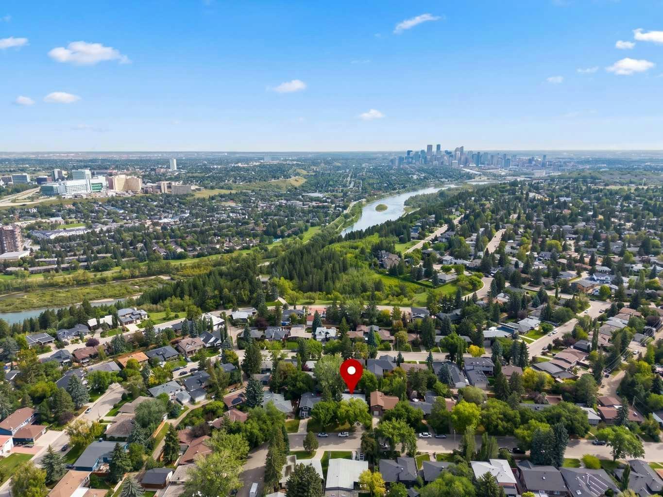 30 Wimbledon Drive SW, Calgary, AB, T3C 3J4