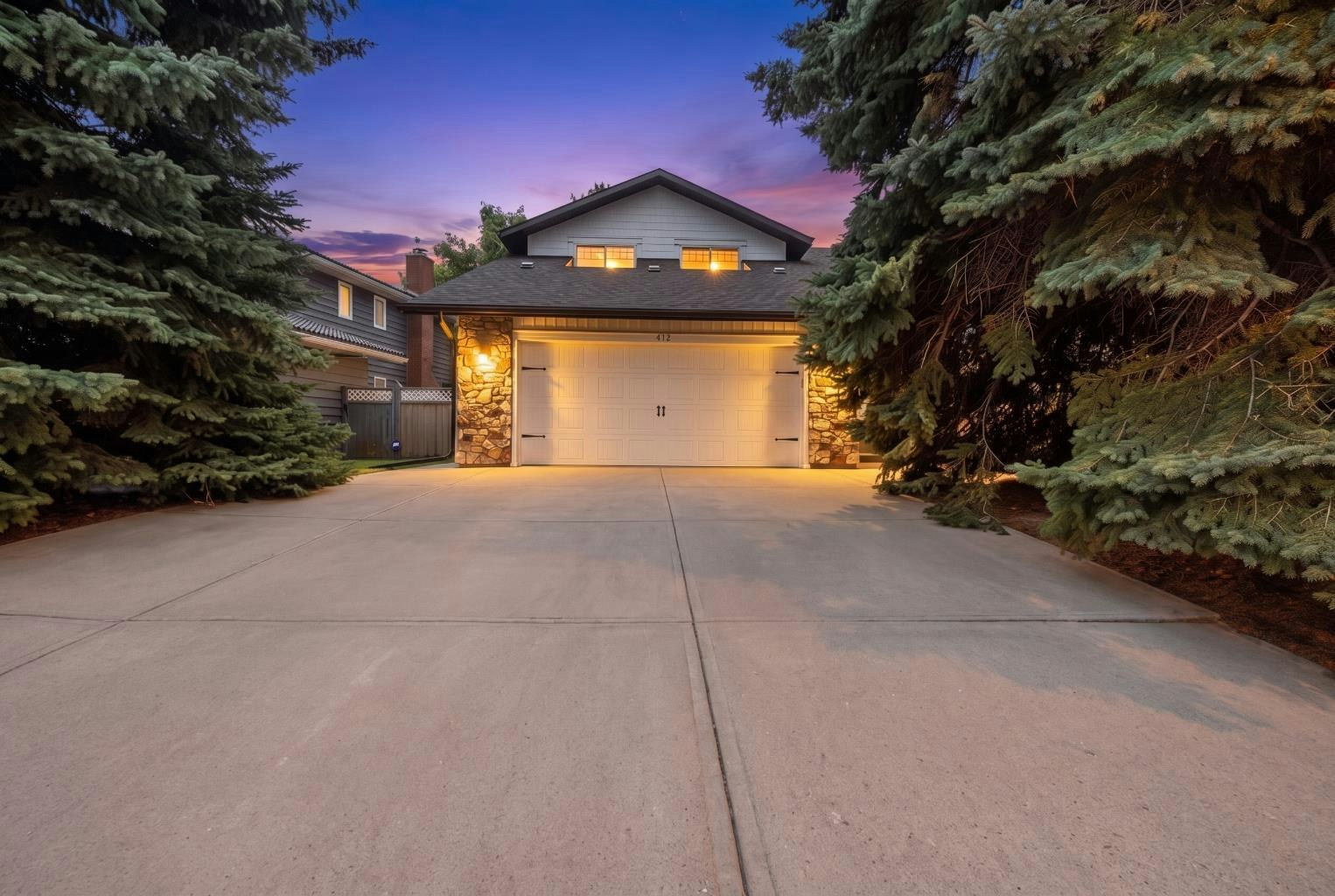 411 135 Avenue SE, Calgary, AB, T2J 5E6