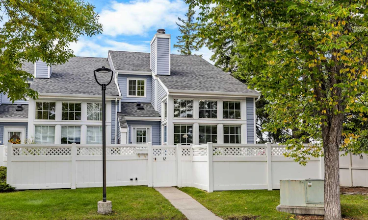 12-28 Berwick Crescent NW