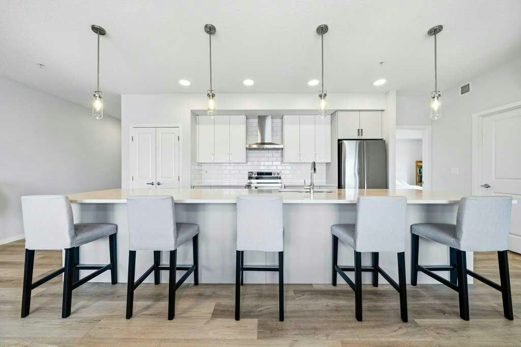 1308-33 Carringham Gate NW, Calgary, AB, T3P 2H6