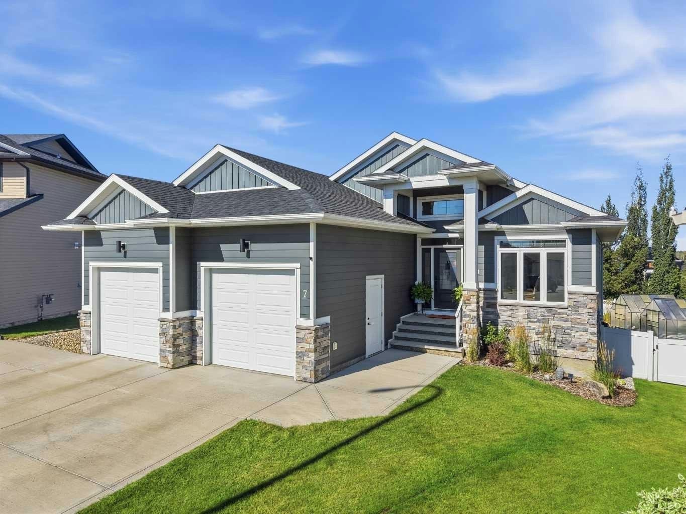 7 Leonard Close, Sylvan Lake, AB, T4S 0E7