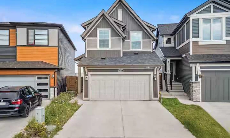 180 Howse Crescent NE