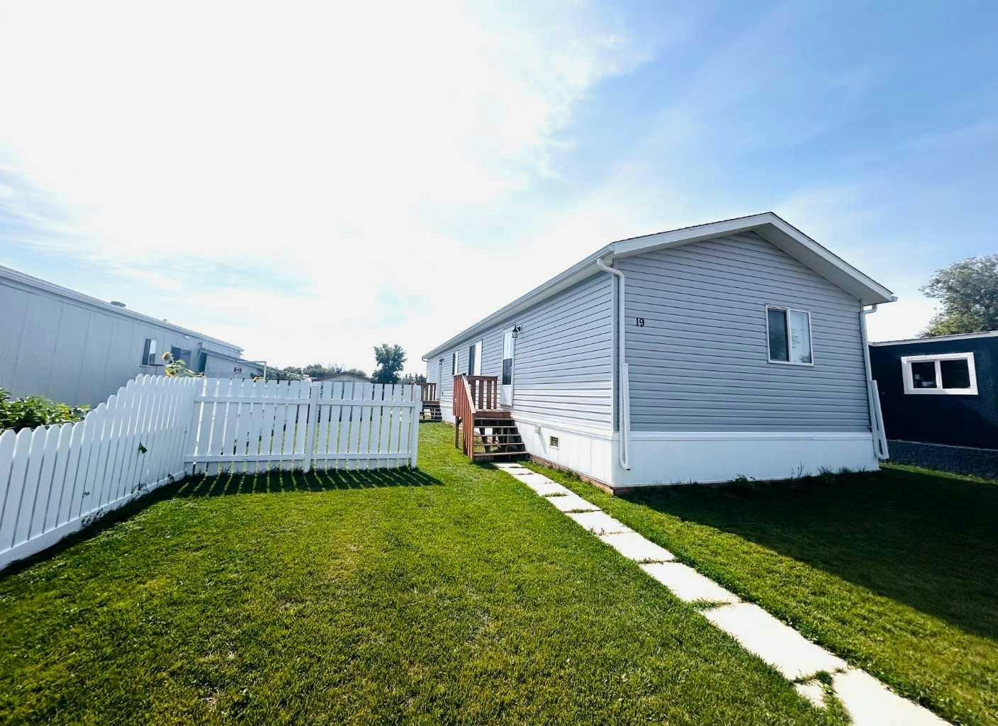 19 Eastbrook Drive E, Brooks, AB, T1R 0H9