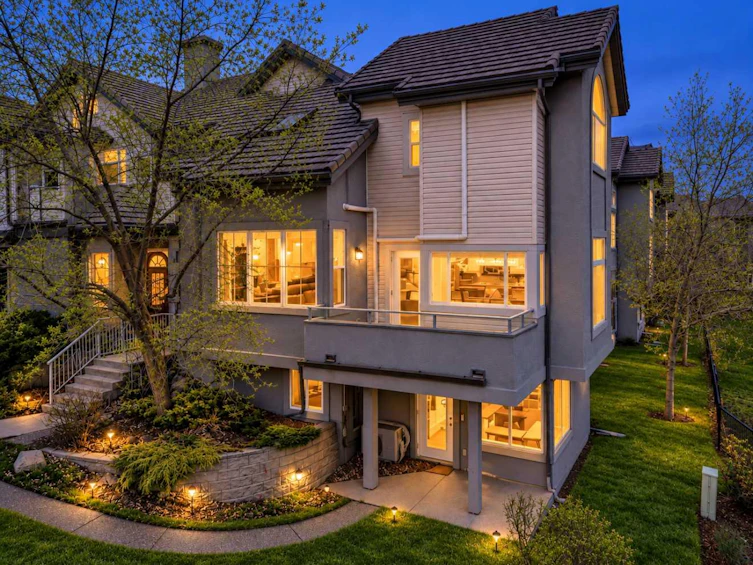1-5616 14 Avenue SW, Calgary, AB, T3H 3P9 - 2