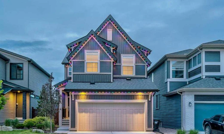 22 Howse Mount NE