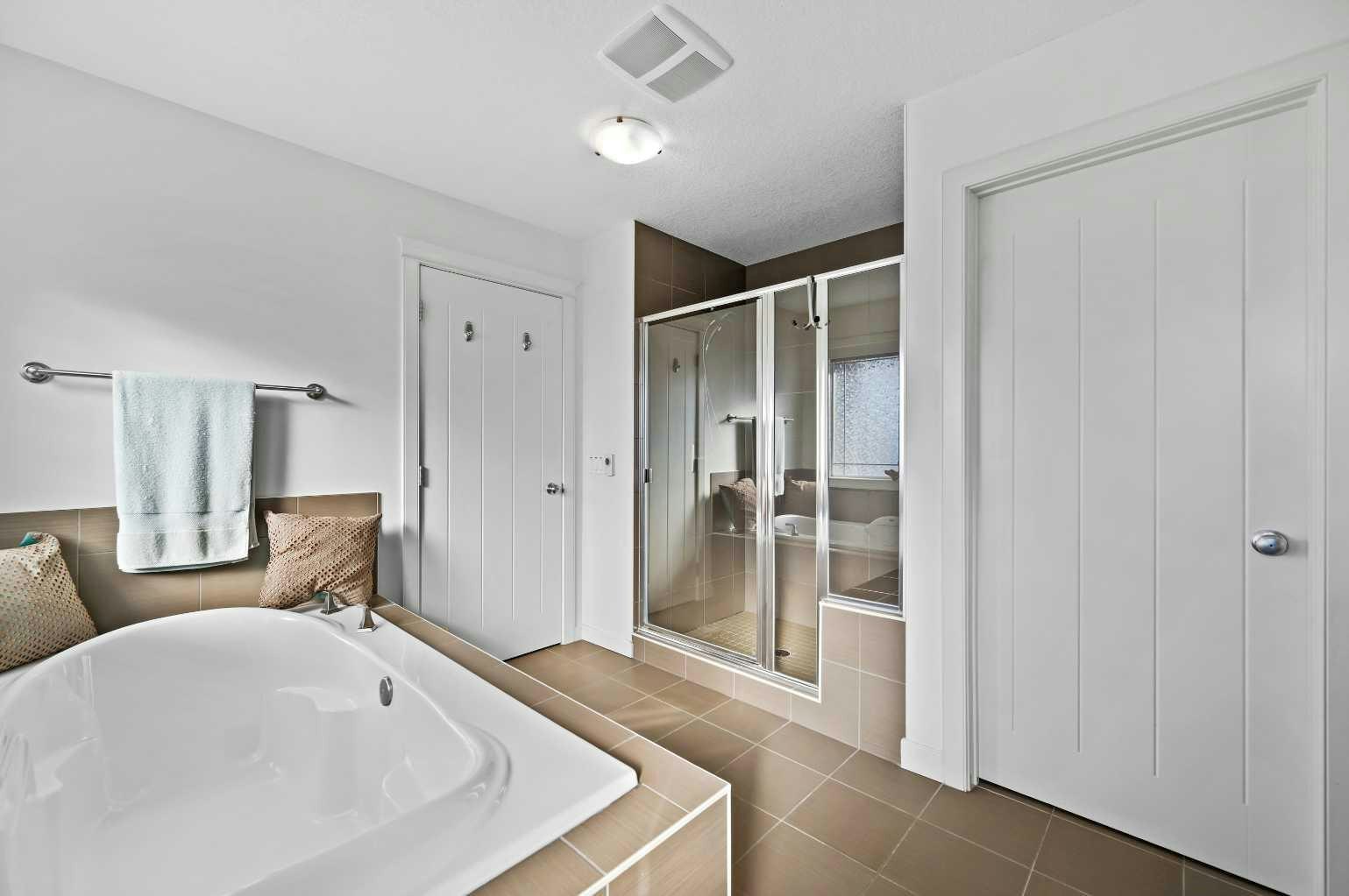 129 Springbluff Boulevard SW, Calgary, AB, T3H 0N3 - 23