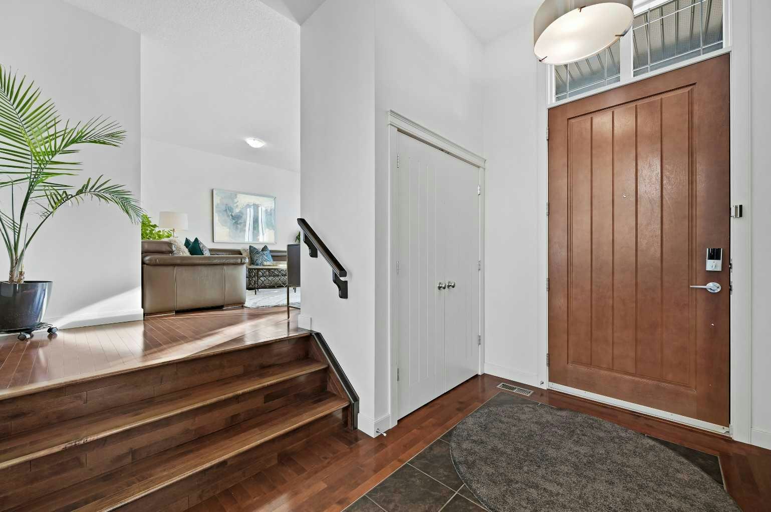 129 Springbluff Boulevard SW, Calgary, AB, T3H 0N3 - 4